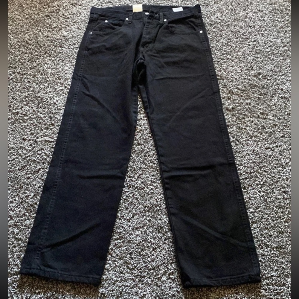NWT Mens Wrangler Rugged Wear Relaxed Fit Jeans 32-30